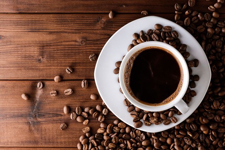 Người bị bệnh loãng xương không nên sử dụng các loại đồ uống chứa nhiều caffeine