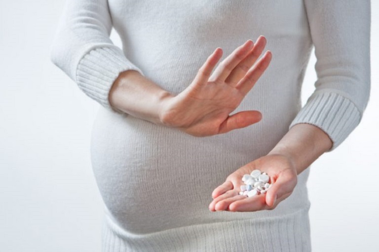 Mẹ bầu không nên sử dụng thuốc trị đau dạ dày trong 3 tháng đầu thai kỳ