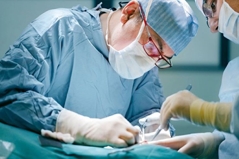 Phẫu thuật cắt trĩ thường được áp dụng cho những bệnh nhân bị trĩ nặng